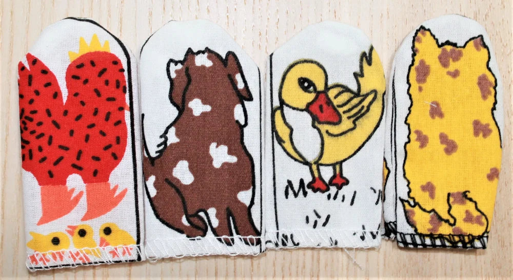 "LITTLE RED HEN" + STORY - Set of 4 finger puppets